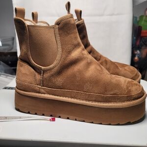 LN. Bacia Platform Boots. Size 9.5. (722)